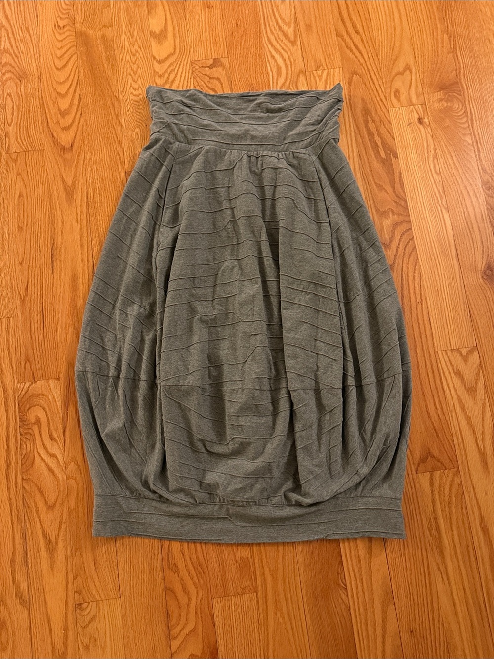 Women's Gray Bubble A-Line Skirt - Sleek Gathered Silhouette